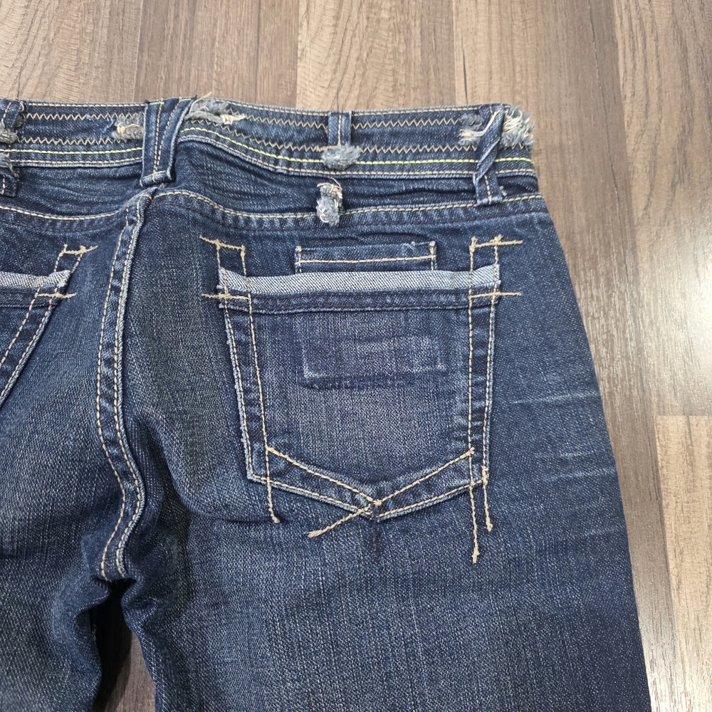 Yanuk Visionary Stitch Low Rise Boot Cut Distressed Boho 6 Pocket Jeans. 28